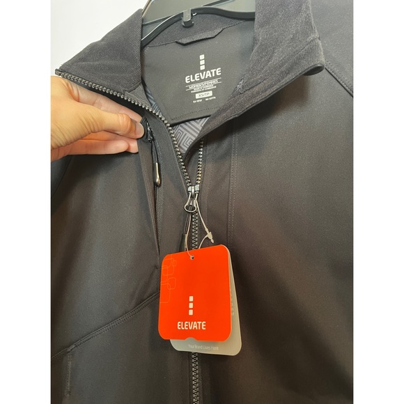 ELEVATE Fitness Softshell Jacket 🖤 - Picture 3 of 11